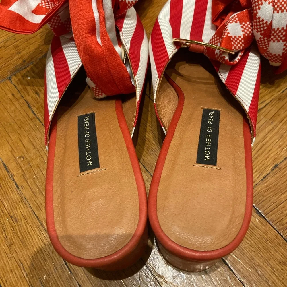 NWOB Mother of Pearl Canvas Amber Mules in Red/White - Picture 4 of 5